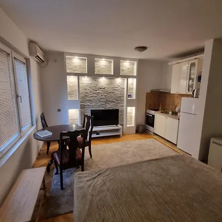 Modern - Quiet Street