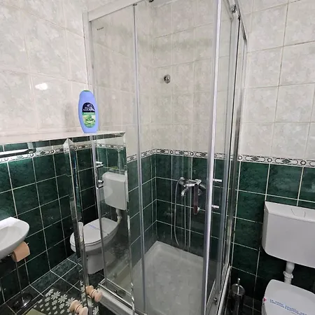 Modern - Quiet Street アパート ベオグラード